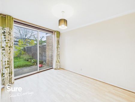 3 bedroom end of terrace house to rent - Photo 2