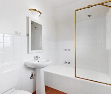 Comfortable One-Bedroom Living in a Quiet, Leafy Setting - Photo 6