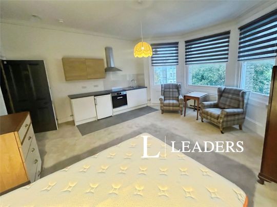 studio to rent The Drive, Hove, East Sussex, BN3 - Photo 1