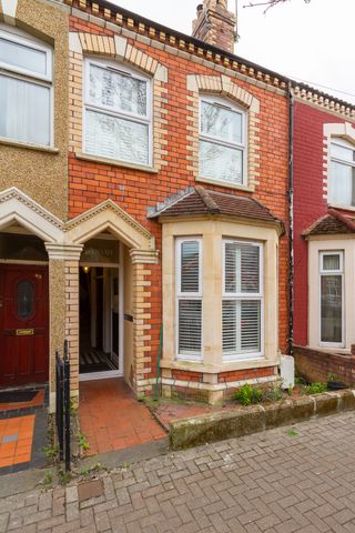 POMEROY STREET CARDIFF BAY UNFURNISHED TWO BEDROOM HOUSE - Photo 3