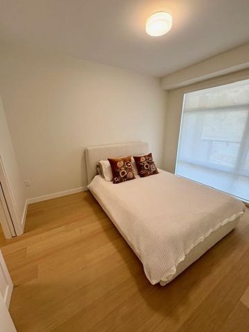 Stunning Top Floor Unit – ZARA 2 - Photo 3