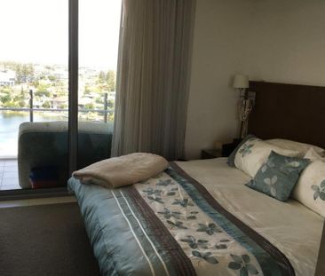 Furnished One Bedroom In Surfers Paradise! - Photo 2