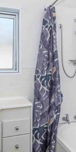 Tidy & Secure Home, Handy to Everything - Photo 4
