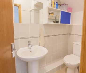 Studio Flat, Church Lane, E11 - Photo 4