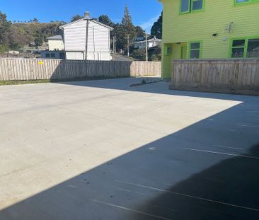 Three bedrooms Townhouse in Ranui Heights, Porirua - Photo 6