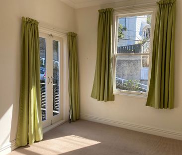 Sunny renovated Aro Valley home - Photo 1