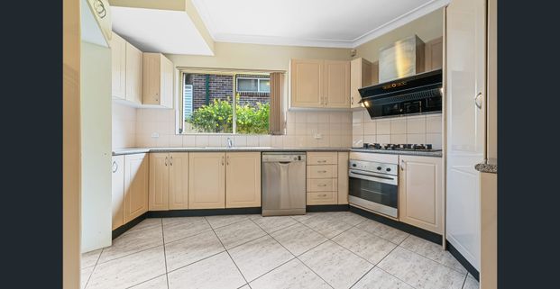 Spacious Family Home in a Quiet, Convenient Location - Photo 1