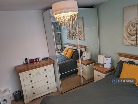 3 bedroom terraced house to rent - Photo 2