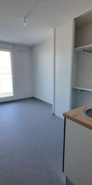 Location Appartement 1 pièce 18m² NIMES 30000 - Photo 1