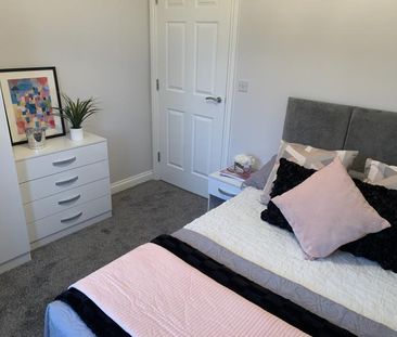 2 bedroom flat to rent - Photo 4