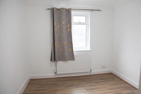 2 bedroom maisonette to rent - Photo 2