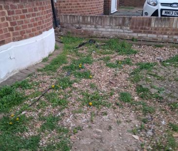 3 bedroom flat to rent - Photo 2