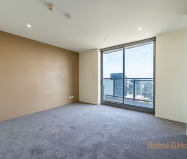 Cosmopolitan Studio with Stunning City Views - Photo 1