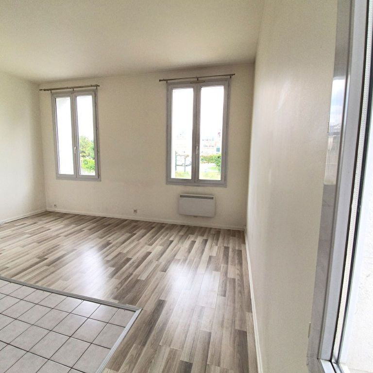 Location appartement 2 pièces, 36.21m², Sainte-Geneviève-des-Bois - Photo 1