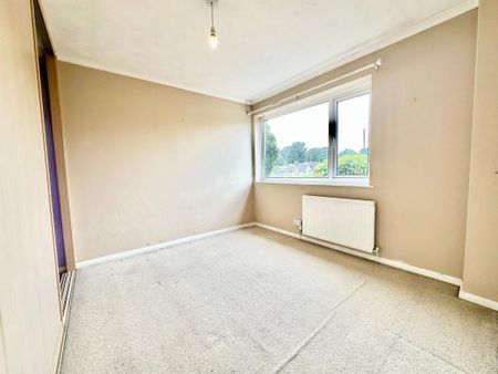 3 bedroom end of terrace house to rent - Photo 4