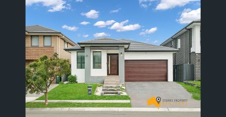 Beautiful Big House in Leppington, Opposite to the Amity College. - Photo 2