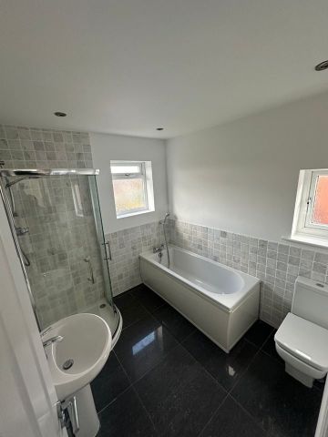 3 Bed Semi-Detached House, Ring Road, LS15 - Photo 5