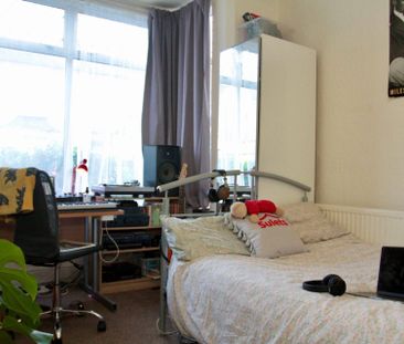Clarendon Park Road (4 bed) - Photo 5
