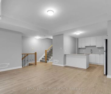 1004 PARNIAN PRIVATE - Photo 1