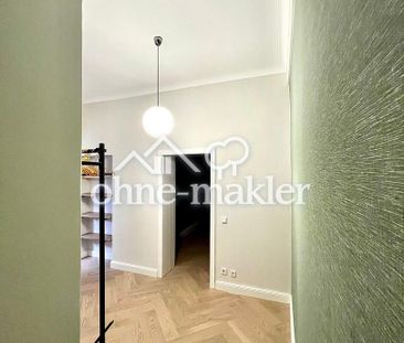 Charmante Altbauwohnung: Luxus-Einbauküche und Stilvollem Interieur - Photo 1