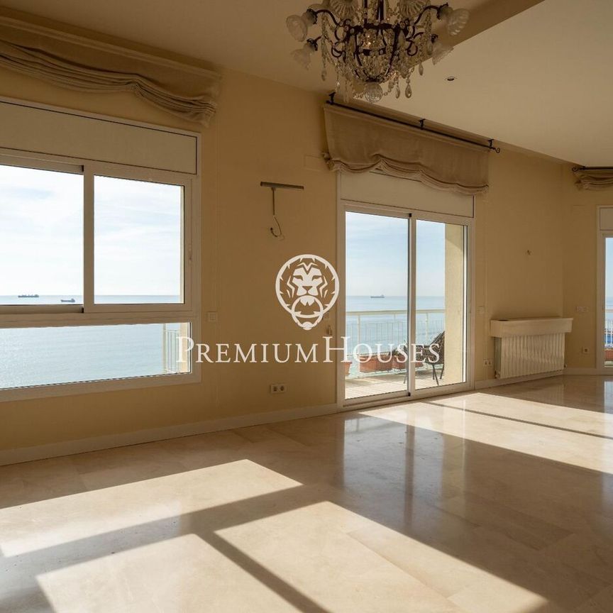 Piso con vistas al mar en Eixample - Photo 1
