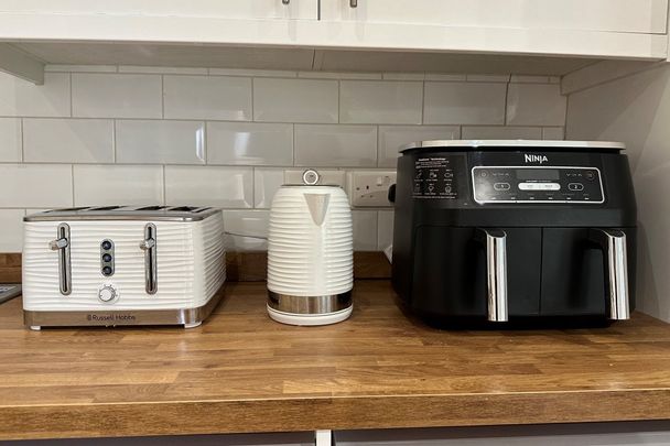 Hawthorn Road - Photo 1