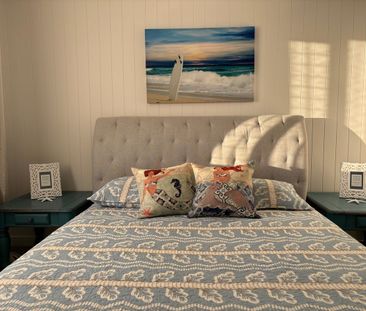 Modern, fully furnished, 3 bedroom, 3 bathroom townhouse in the hea... - Photo 2