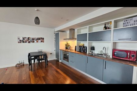 1 Bed Flat, Beetham Tower, L3 - Photo 3