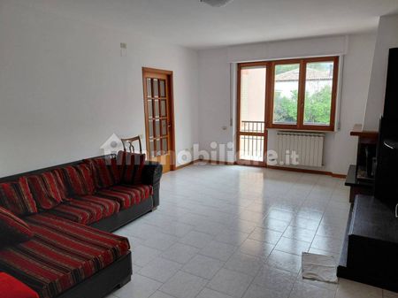 Quadrilocale viale Europa 30, Centro, San Severino Marche - Photo 2