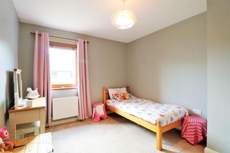 12a Riverdale Park, Portglenone, Ballymena, BT44 8HX - Photo 4