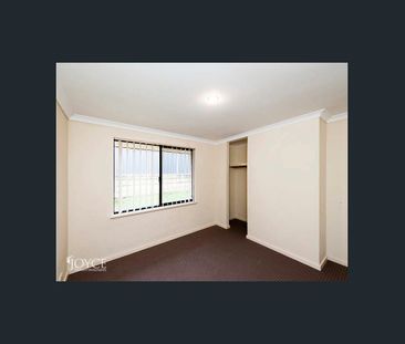 Spacious Family Home! - Photo 4