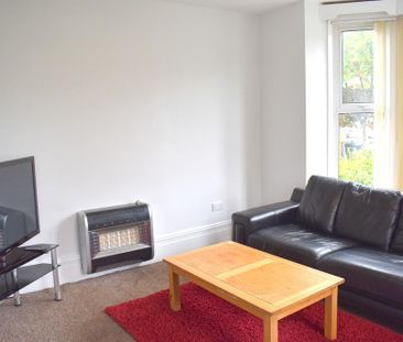 6 bedroom semi-detached house to rent - Photo 1