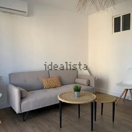 Alquiler de piso en Calle Hermanos Álvarez Quintero, 9 - Photo 1