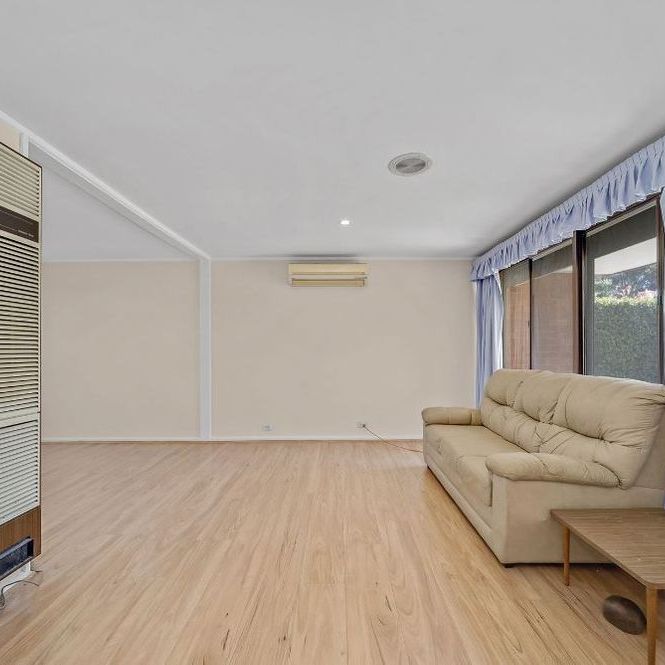 3 Leith Pl,Kambah - Photo 1