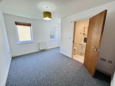 2 bedroom flat to rent - Photo 4