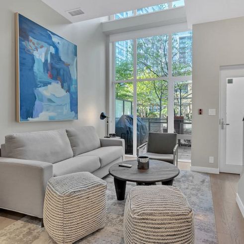 East 1st Avenue - Photo 1