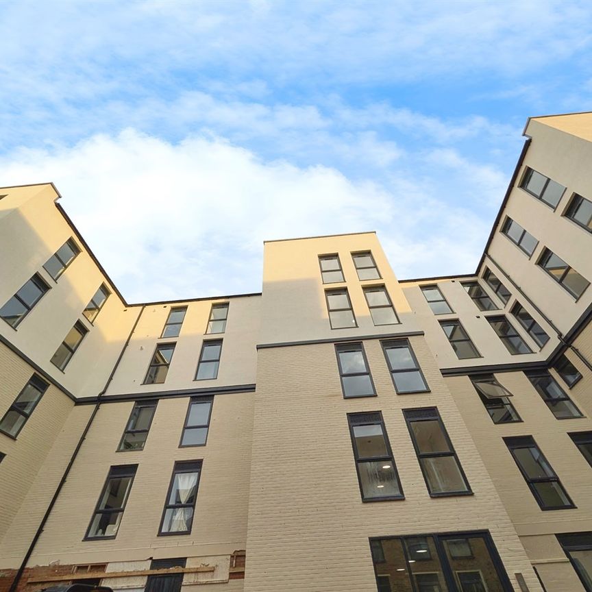 Clarendon Apartments, SO14 - Photo 2