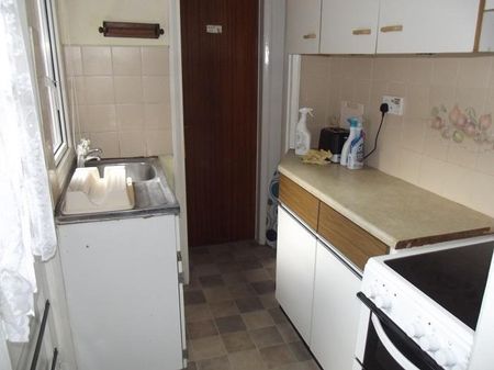 2 bedroom terraced house to rent - Photo 5