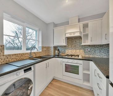 2 bedroom coach house to rent - Photo 5