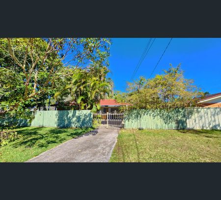 11 Ekibin Road, Annerley, Qld 4103 - Photo 2