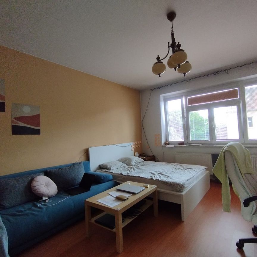 Pronájem bytu 2+1 65 m² - Photo 1