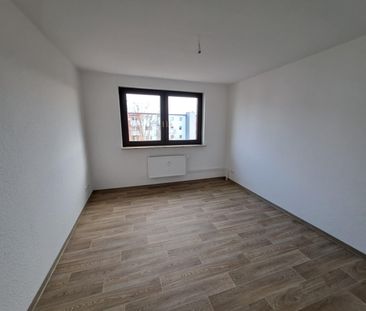 Erstbezug nach Sanierung! GerÃ¤umige 3-Raum Wohnung in Bitterfelder... - Photo 4