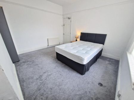 1 bedroom in a house share to rent - Photo 4