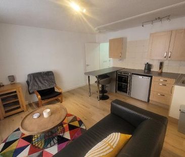 1 bedroom flat to rent - Photo 6