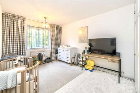 3 bedroom flat to rent - Photo 4