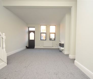 3 bed terraced house to rent in Sandringham Street, Scarborough, YO12 - Photo 2