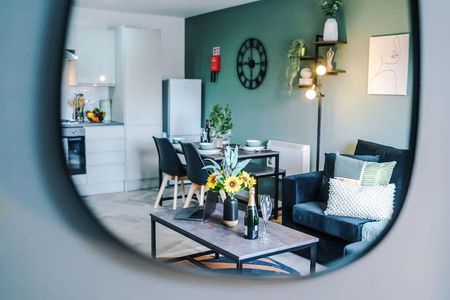 Ordsall Lane - Photo 2