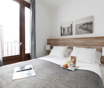 Central two bedroom apartment near the Boqueria market - Photo 4