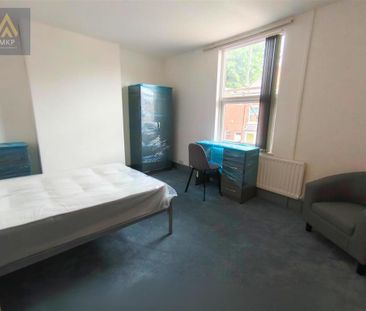 5 bedroom terraced house to rent - Photo 1