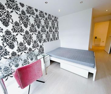 2 bedroom Flat To Let - Photo 4